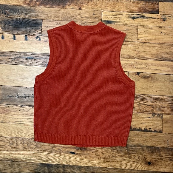 NWT Levi’s Rincon Button-Down Sweater Vest - Picture 10 of 12